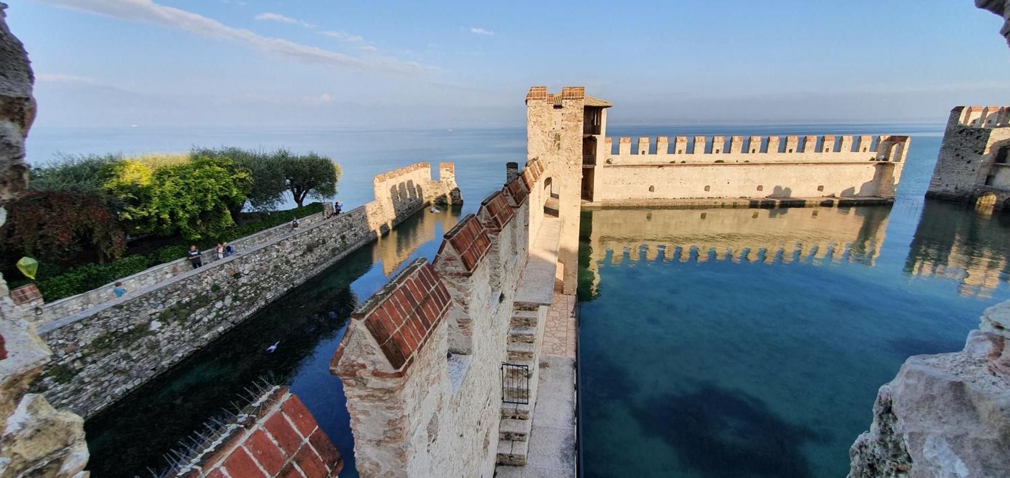 Sirmione4U - Domus By The Castle Apartamento Exterior foto
